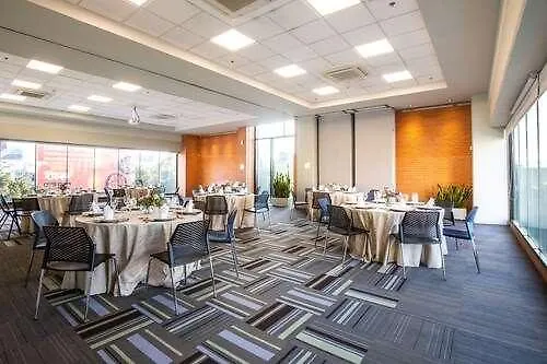 Hotel Guadalajara Country Club By Hnf Meksyk